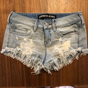 20% off bundles! Express low rise cut off shorts